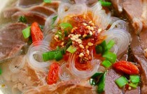 鸭血粉丝汤风靡南京，哪家最正宗？老味道揭秘！