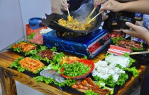 锅叉子烤肉爆火！真能吸引顾客？投资盈利？揭秘其独特魅力！