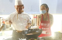 「小地锅」河北邯郸学员孙女士学习小地锅、铜锅米线！当地独一份