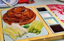 老北京烤鸭的做法与配方：如何在家做出地道的美味？