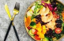 北京轻食培训学校推荐：从选材到制作，掌握轻食核心技术，开启健康美食创业之路！
