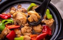 如何看待黄焖鸡加盟费价格？全方位解析加盟费用构成与盈利模式！
