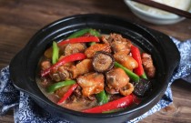 如何做出香喷喷的鸡公煲？一学就会的做法和配料大揭秘！