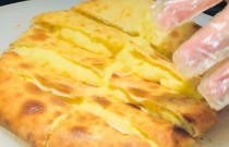 爆浆榴莲饼做法？简单学会，香甜爆汁！