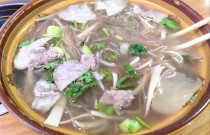 牛肉汤一年能挣三十万吗？成本怎么算，前景如何看！