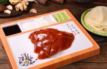 烤鸭怎么做才能脆皮？关键细节别忽视，卖相味道全靠它！