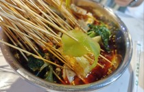 路边摊小吃培训学费揭秘：投资多少能回本？避坑指南少花冤枉钱！