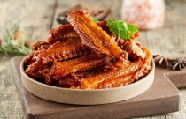 ​​鸭翅一般卖多少钱一个？从夜市到品牌店，价格背后的“品质与利润”密码​​