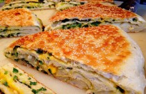 街上卖的葱花大饼做法？外酥里软有秘诀，学会轻松做出地道风味！