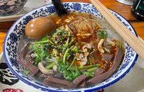 鸭血粉丝汤生意好做吗?口味独特、成本低、出餐快,关键在细节!