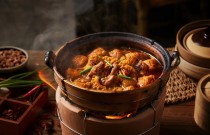 打边炉生意好做吗？锅底香气留客心，食材讲究是关键，新手入行要避哪些坑！