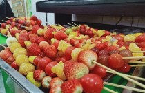 想学冰糖葫芦去哪里学？一串糖果撑起童年回忆，学技术比加盟更靠谱！