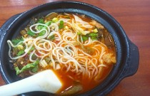 砂锅米线一年能赚多少钱？学好技术、选好位置，小本生意一样能干出大格局！