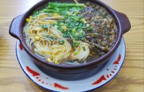 砂锅米线汤料配方怎么做？浓香鲜味才是灵魂，教你从汤底到出餐全流程！