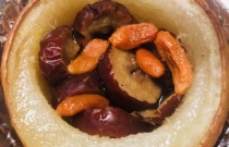 冰糖烤梨能赚钱吗？操作简单出餐快，街头创业新选择！