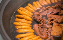 卤煮火烧要花多少钱才能开起来？从摆摊到小店三档预算拆解