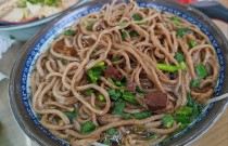 饸饹面的做法与配方怎么掌握？关键技巧与创业实操全解析