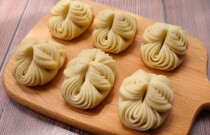 面点师培训班在哪里学更靠谱？想入行餐饮的人，先把这些关键问题想清楚再决定