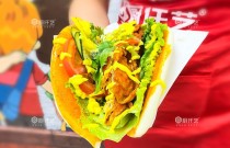 炸鸡馍挣钱吗？看着门槛低就能做？很多人干了一段时间才发现问题不在项目，而在这几步没搞明白