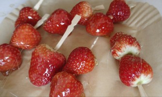 冰糖葫芦糖稀怎么熬？火候、比例、技巧都有讲究，一锅糖浆决定成败！