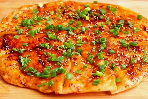 学习葱花饼和酱香饼，靠这门手艺摆摊，一个月竟收入过万！