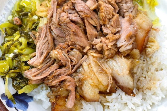 猪脚饭隆江最正宗的做法：从选材到烹饪，厨仟艺教您做出地道美味！
