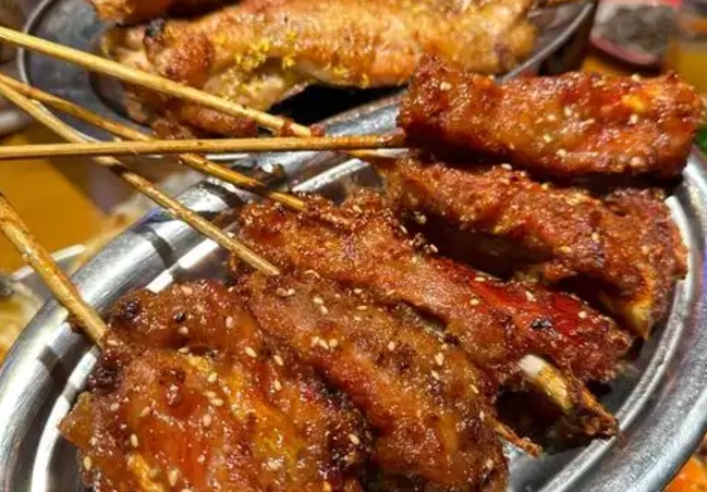 烧烤排骨的做法：让你轻松烤出美味排骨！