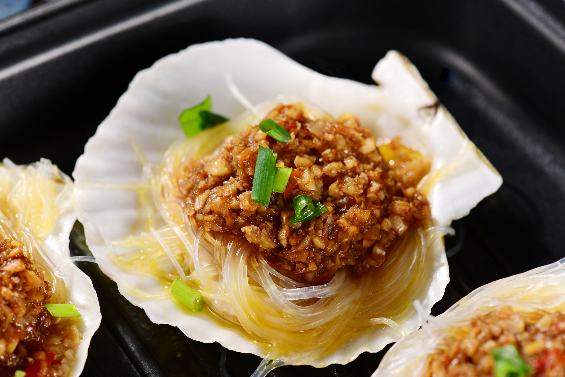 烤粉丝扇贝的做法：让你家烤箱也能烤出餐厅级美味！