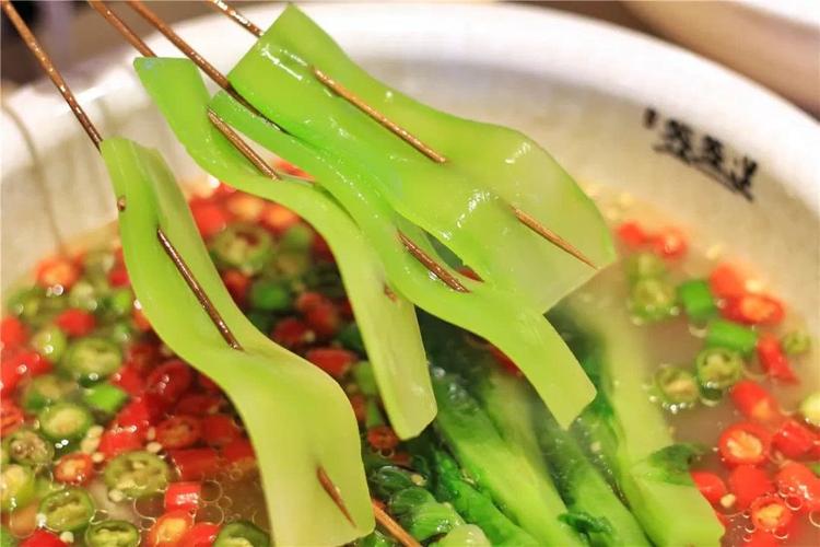 一人一串的钵钵鸡？小份刚刚好，味道正当红！