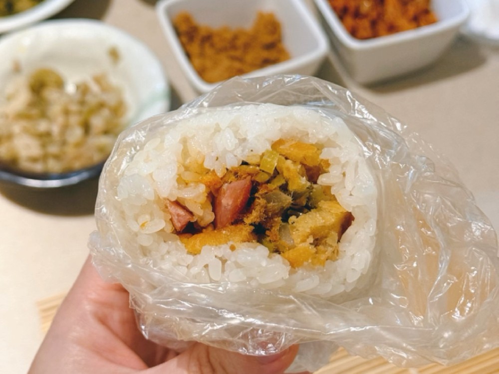 早餐卖糯米饭团的利润？真实分析，帮你算清赚钱门道！