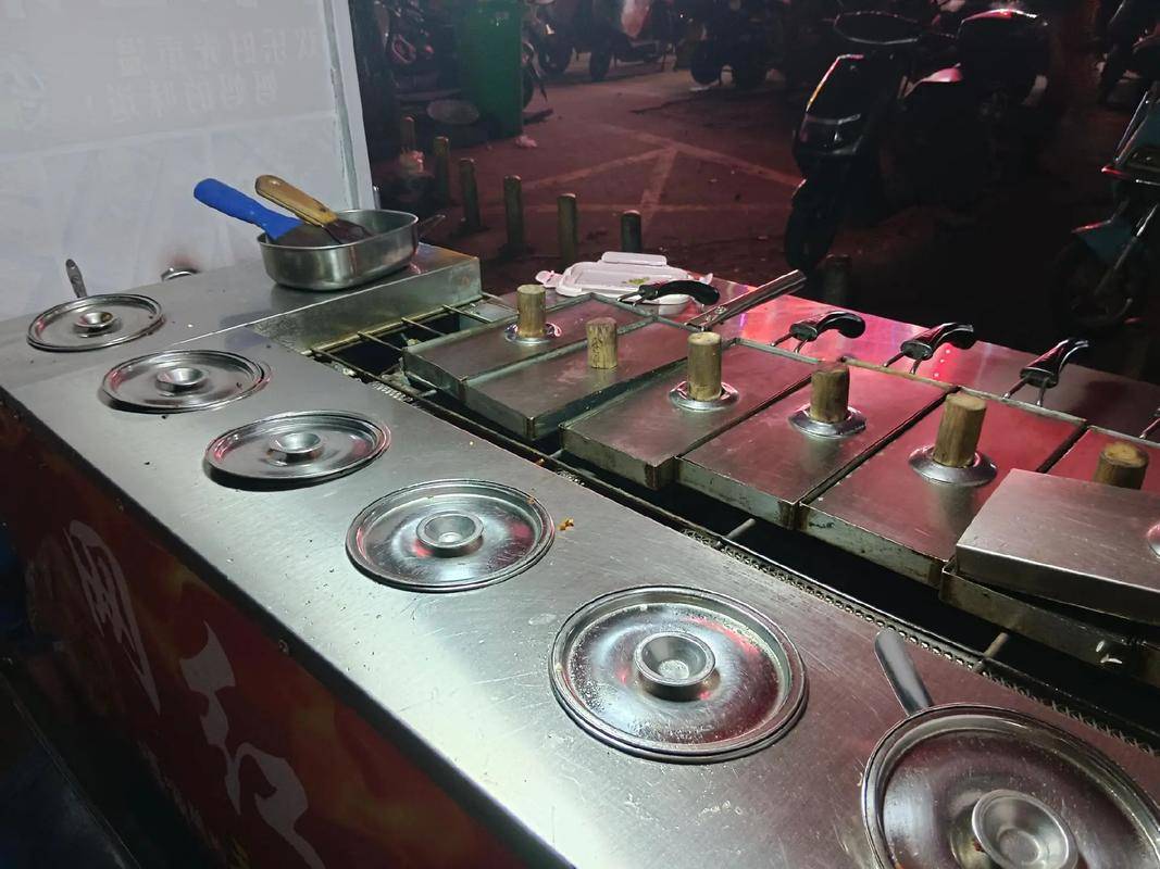 锅巴饭生意怎么样？出餐快利润高，小摊也能干成大买卖！