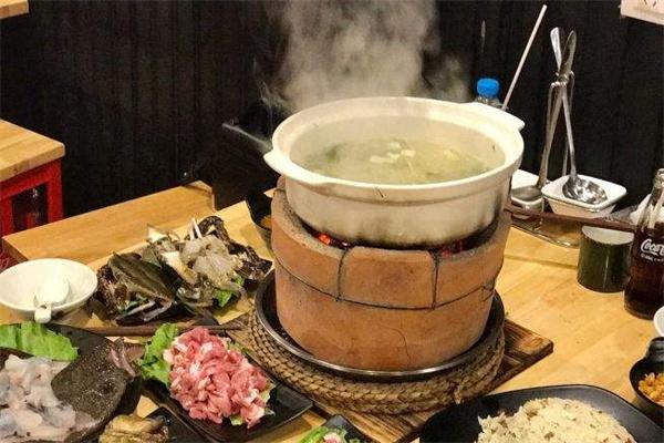打边炉火锅食材有哪些？掌握搭配技巧，摆摊轻松吸粉又吸金！