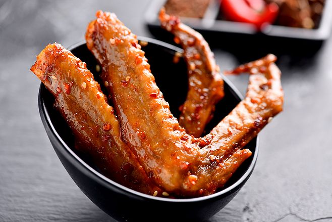 怎么做鸭翅？老卤师亲授：从选料到卤制，手把手教你做出香嫩入味的“啃魂鸭翅”​