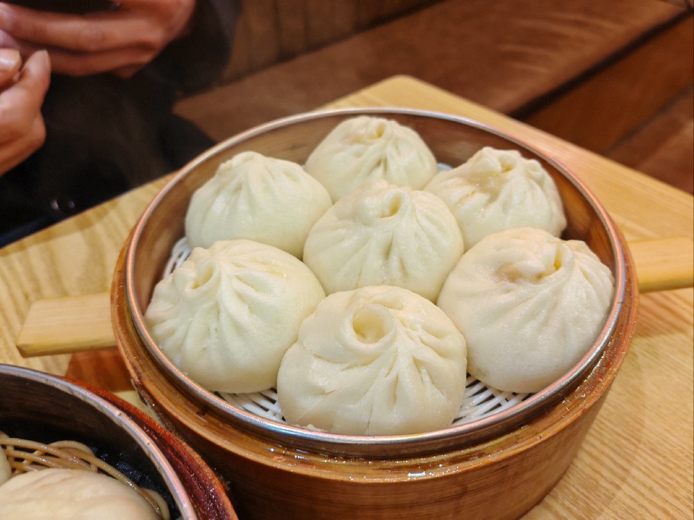 挑战包 200 个包子摆摊，面发绝了却剩馅？