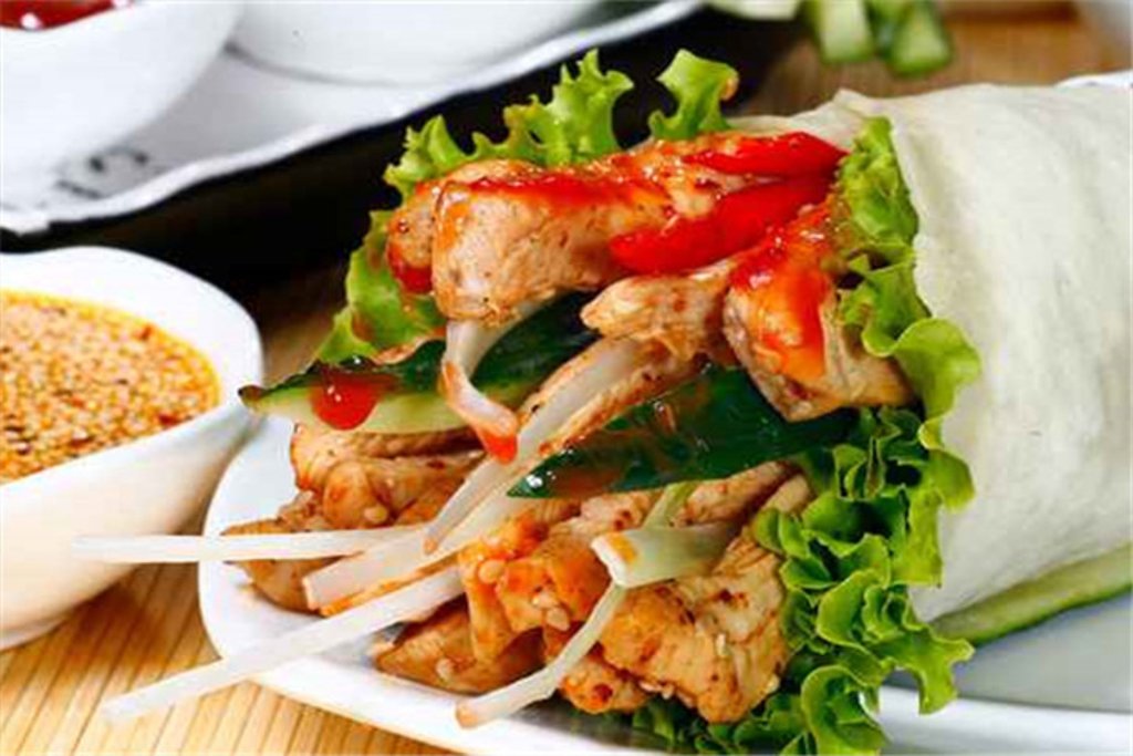 开个卷饼店一年赚多少？从选料到运营，手把手教你算清“盈利账”