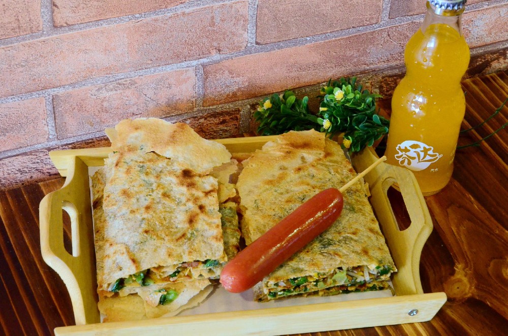 菜煎饼一个能挣多少钱？从揉面到出摊，手把手教你算清“烟火里的利润账”