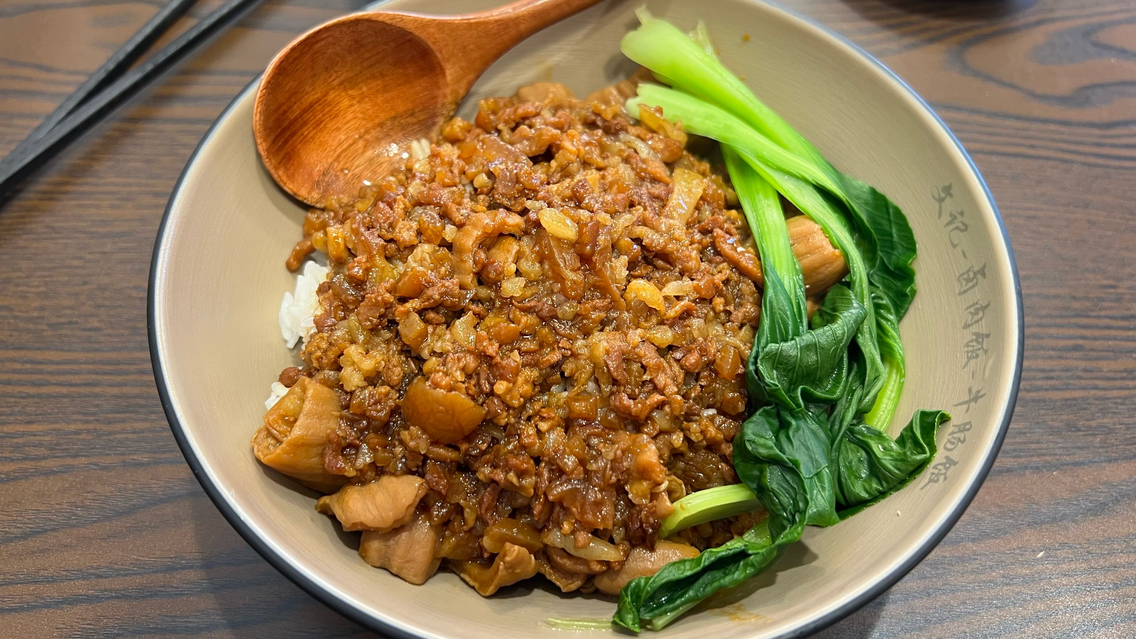 零基础也能开店！烧汁卤肉饭的标准化操作流程，保证口味稳定