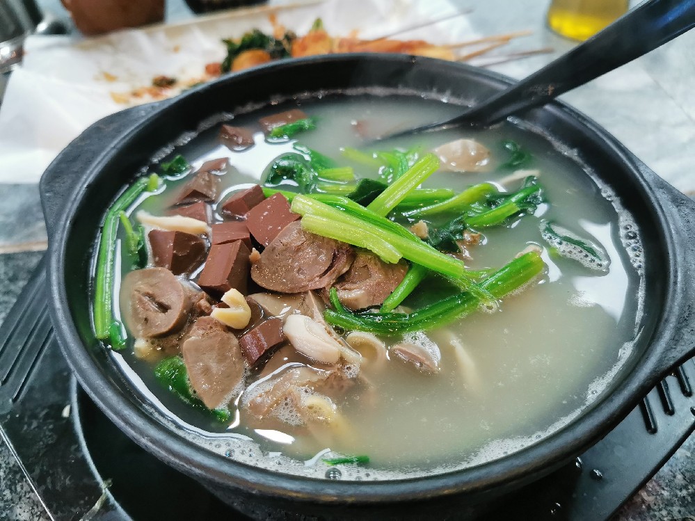 鸭血粉丝汤成本高不高？掌握这几点，做出地道口味还省钱！