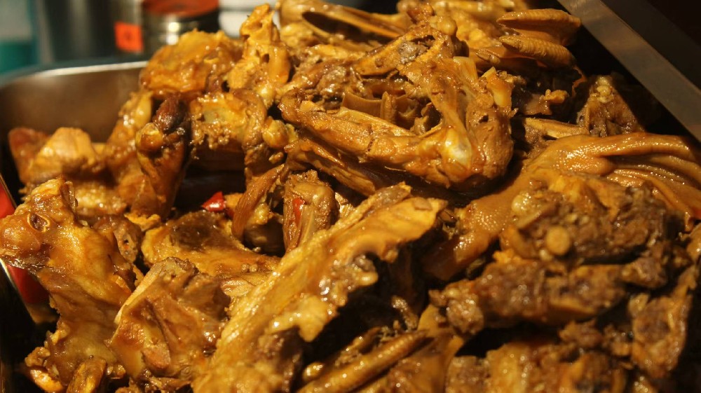 卤菜培训需要多久?新手几天就能学会?关键是掌握味道与火候的秘诀!