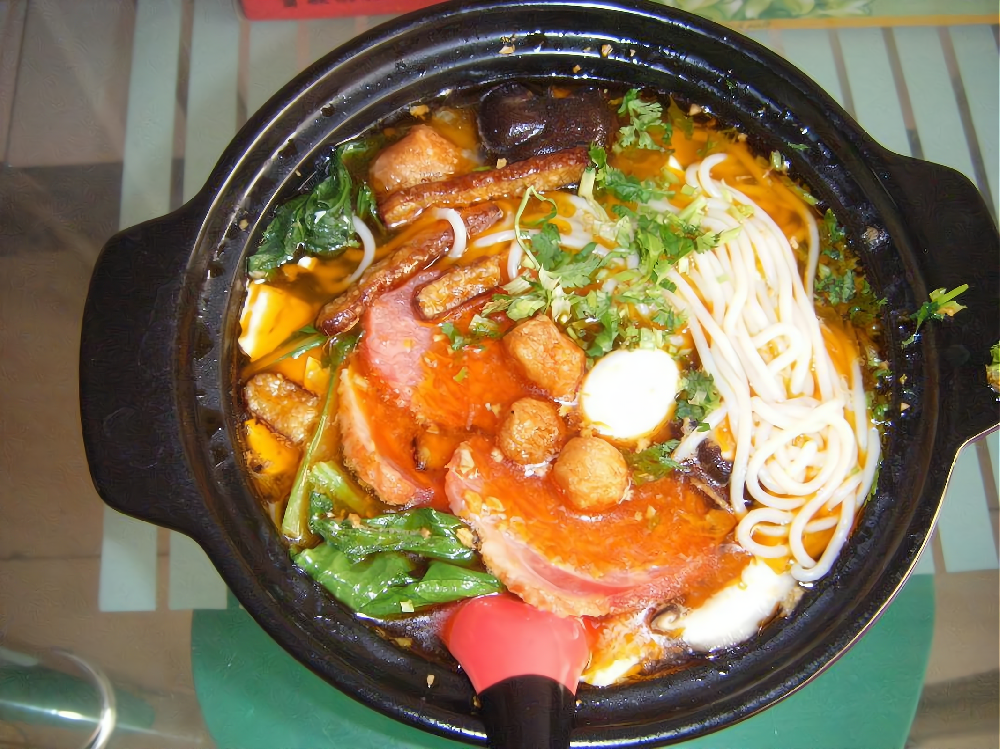 特色砂锅米线培训哪家好?从汤底到出餐一学即会,创业路上少走弯路!