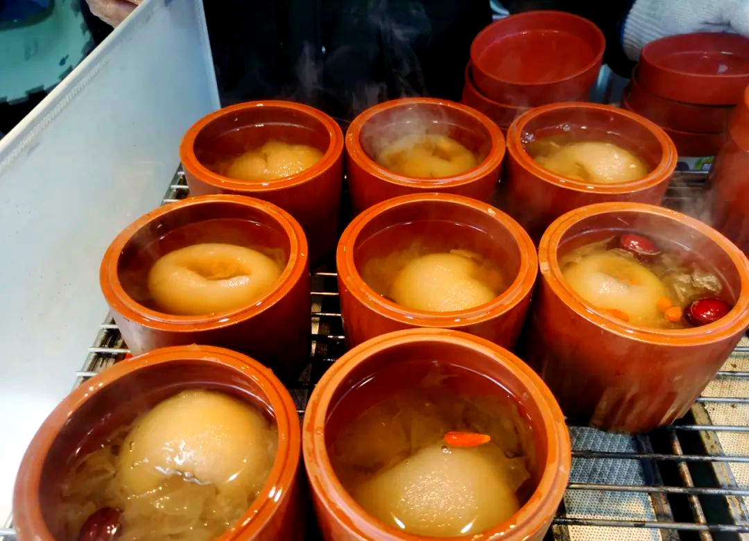 冰糖烤梨街头摊做法?香气四溢易上手,小本创业也能干!