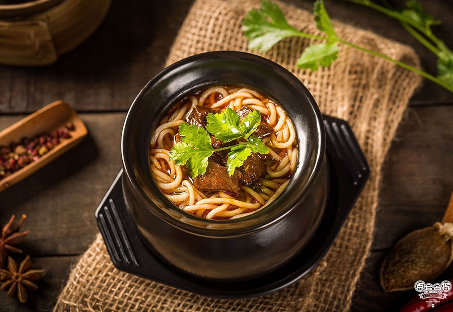 学罐罐米线学费多少？一锅鲜香汤底，带你轻松开启人气餐饮创业路！