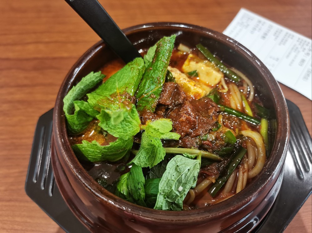 想开个米线店去哪里学？汤底香味是灵魂，学到真技术轻松开店不踩坑！