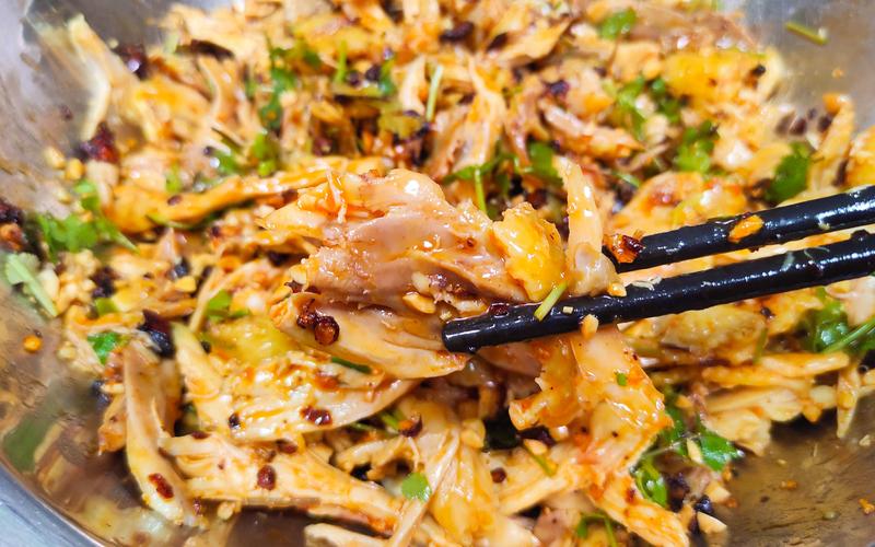 手撕鸡培训一般需要多少钱？掌握核心技法更关键，让创业路不再迷茫！