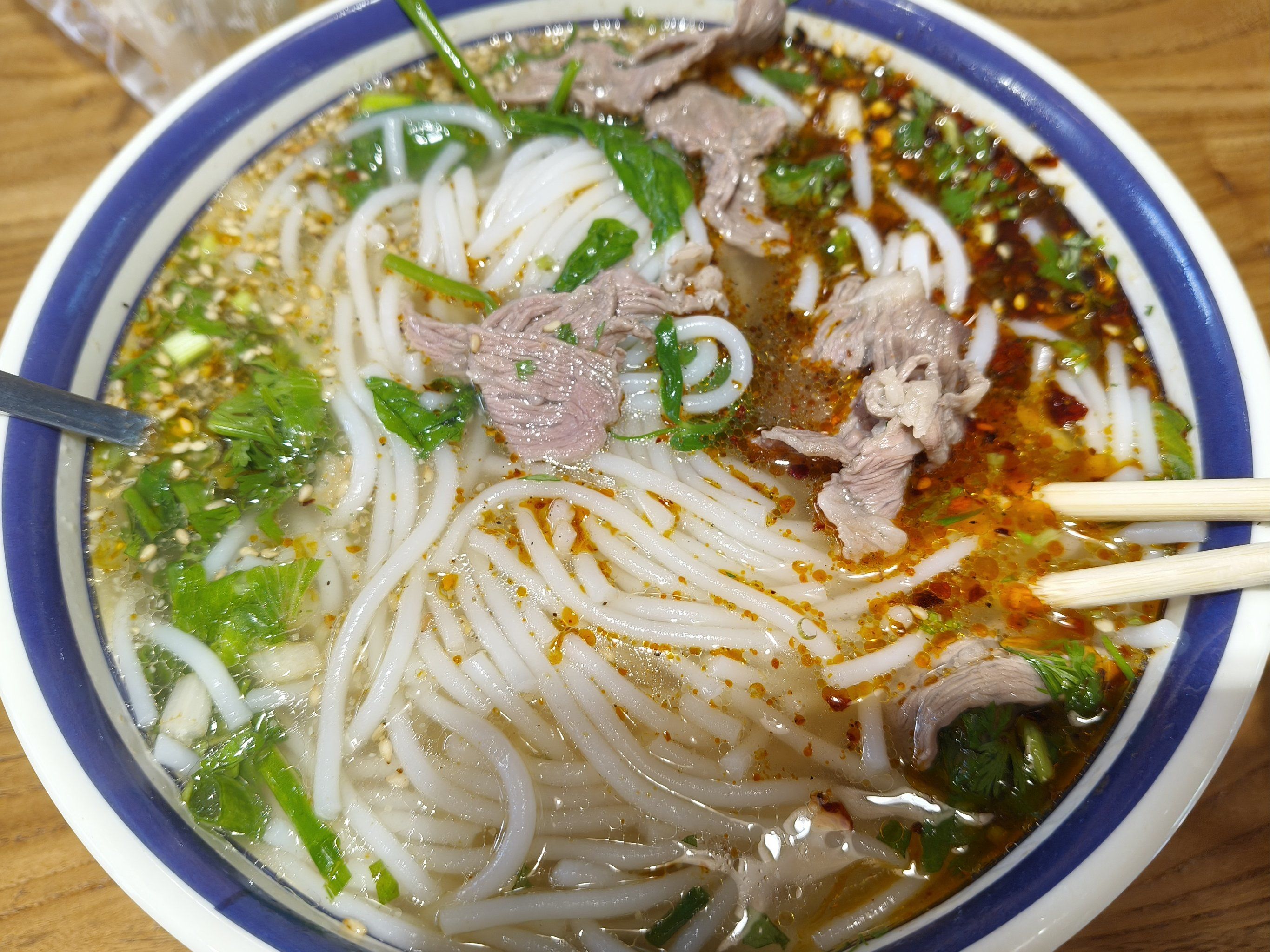 南阳有哪里教学拉面？学拉面哪家靠谱，厨仟艺帮你轻松上手！