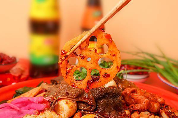 想学甘肃麻辣烫？别盲目去兰州！揭秘“流汁宽粉”的暴利真相