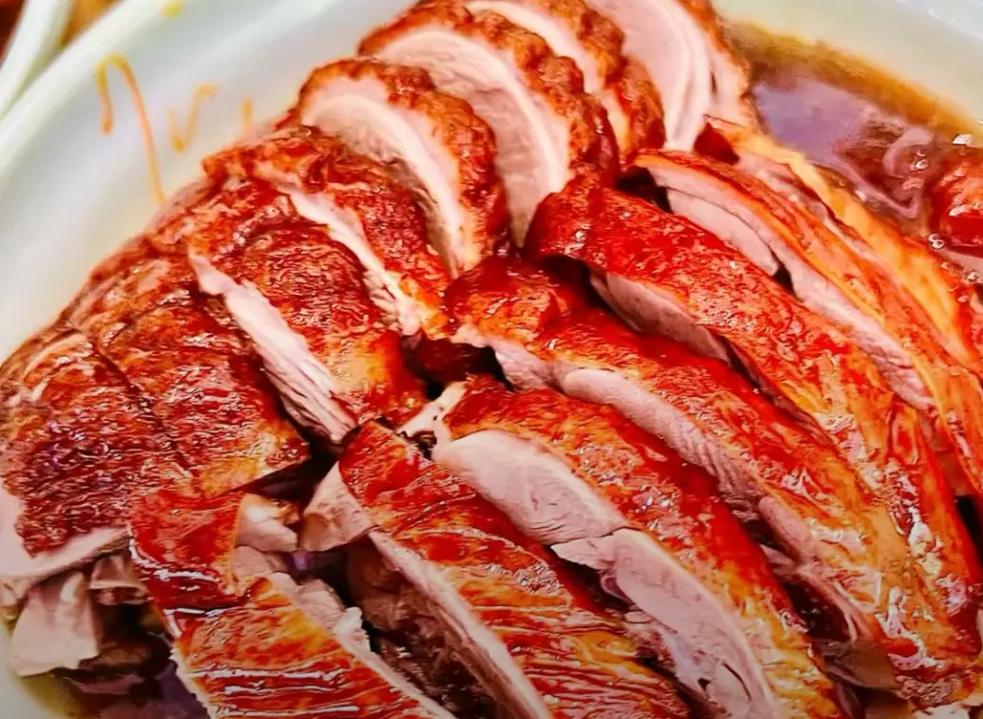 想做烤鸭生意?别只盯着那几张配方,皮脆肉嫩的秘密其实在炉子外