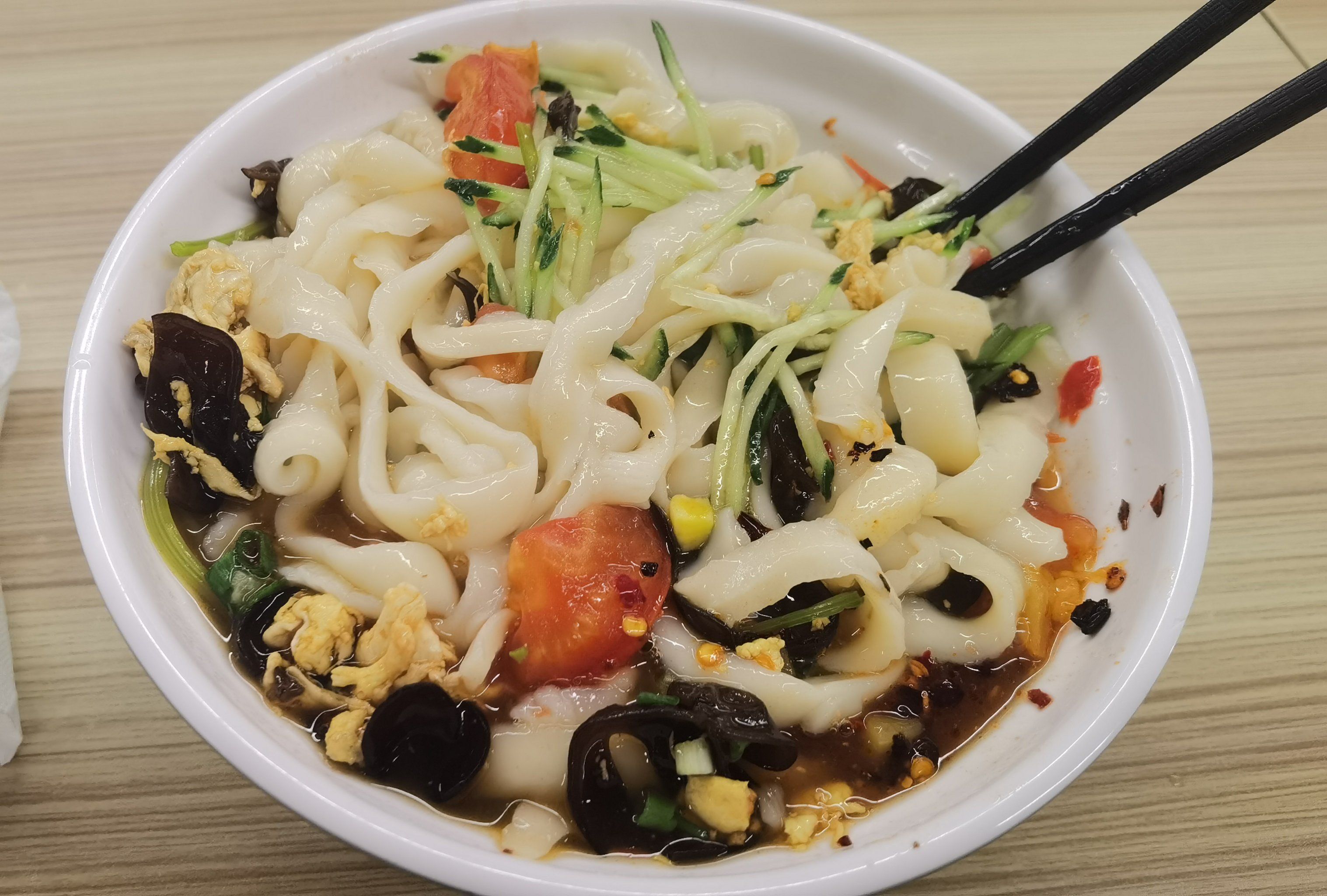 学刀削面技术哪里最好吃，新手别只看表面