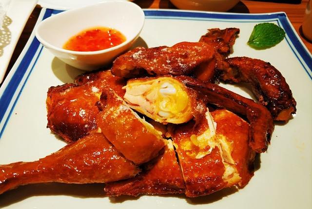 山东香酥鸡正宗配方拆解，为什么街头老摊能卖爆的关键不是炸而是这一步