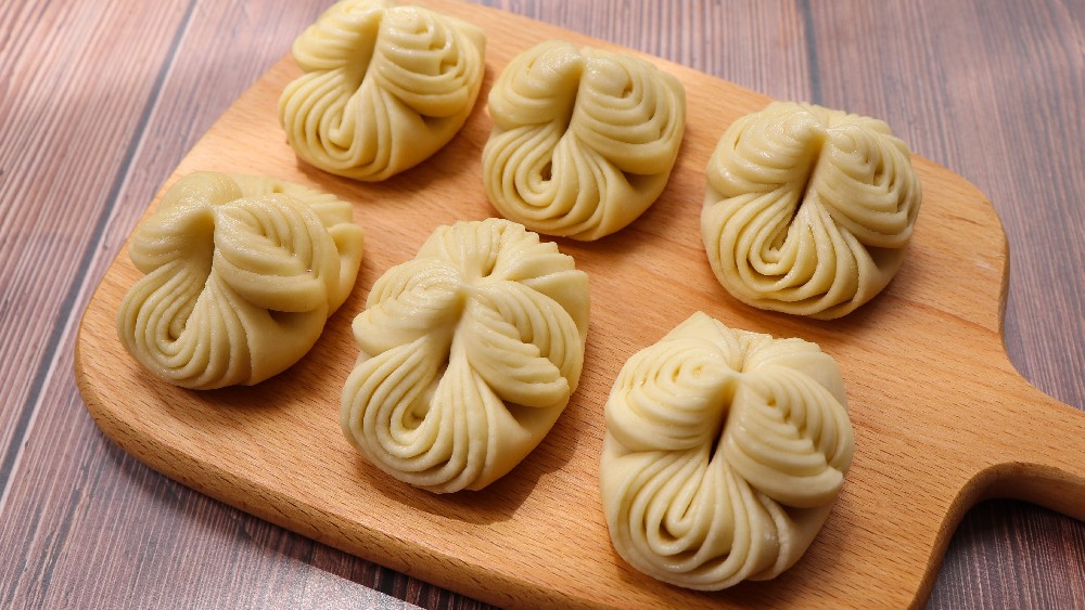 面点师培训班在哪里学更靠谱？想入行餐饮的人，先把这些关键问题想清楚再决定